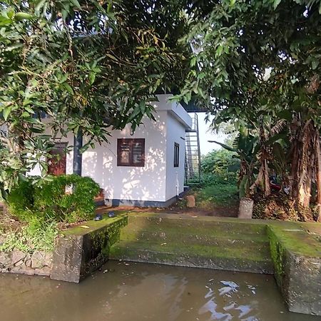 Valentine'S Rice Bowl Home Stay Alappuzha Exteriör bild