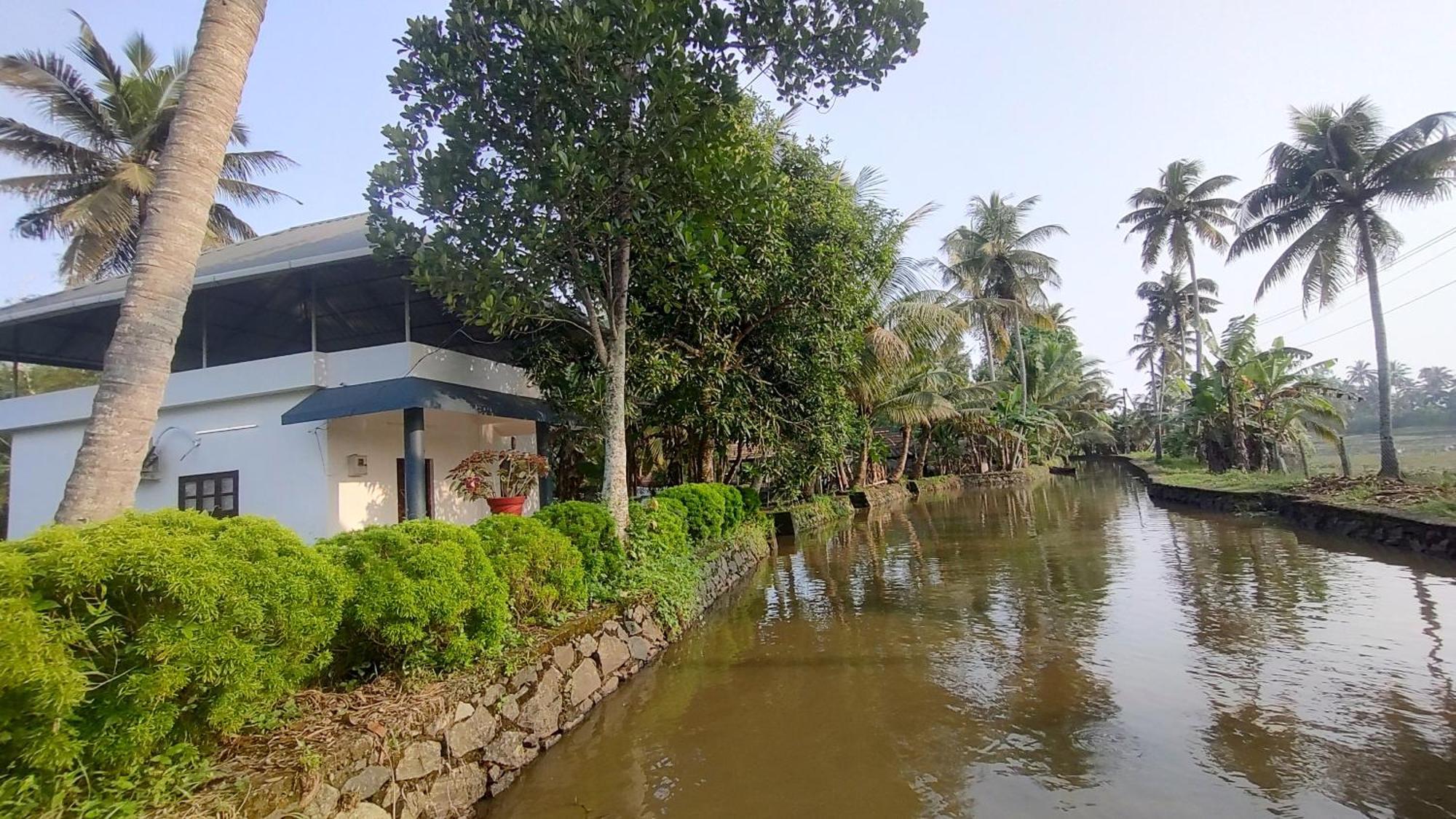 Valentine'S Rice Bowl Home Stay Alappuzha Exteriör bild